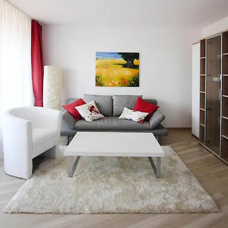 Near Constance And Alps, Cleaning Included شقة *