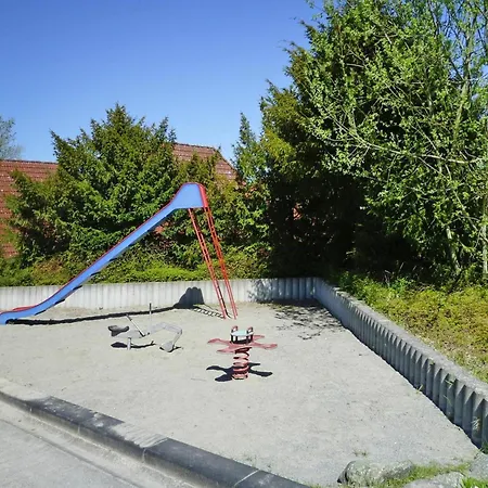 Near Constance And Alps, Cleaning Included شقة